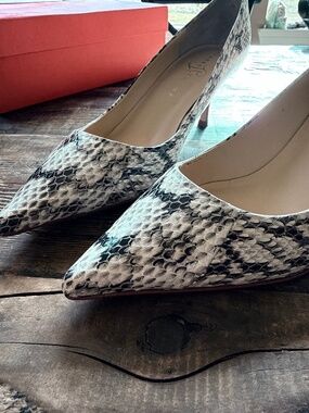 NWT Ivanka Trump Itindicor Pump Leather Natural Snake Print 9